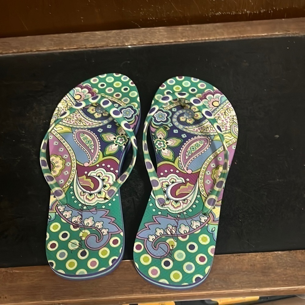VERA bradley flip flops